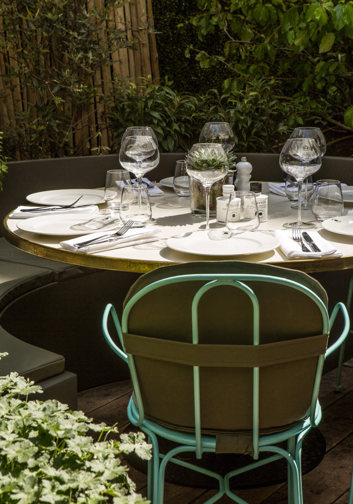 Belle table en terrasse